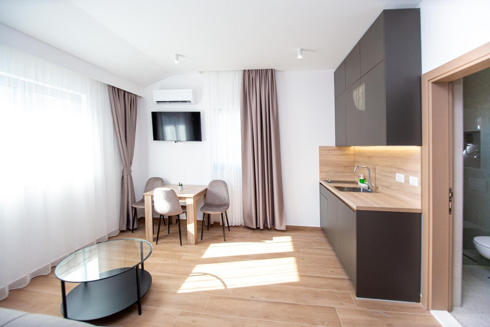 Apartments Sirena - Modern Stay With Free Parking บุดวา ภายนอก รูปภาพ