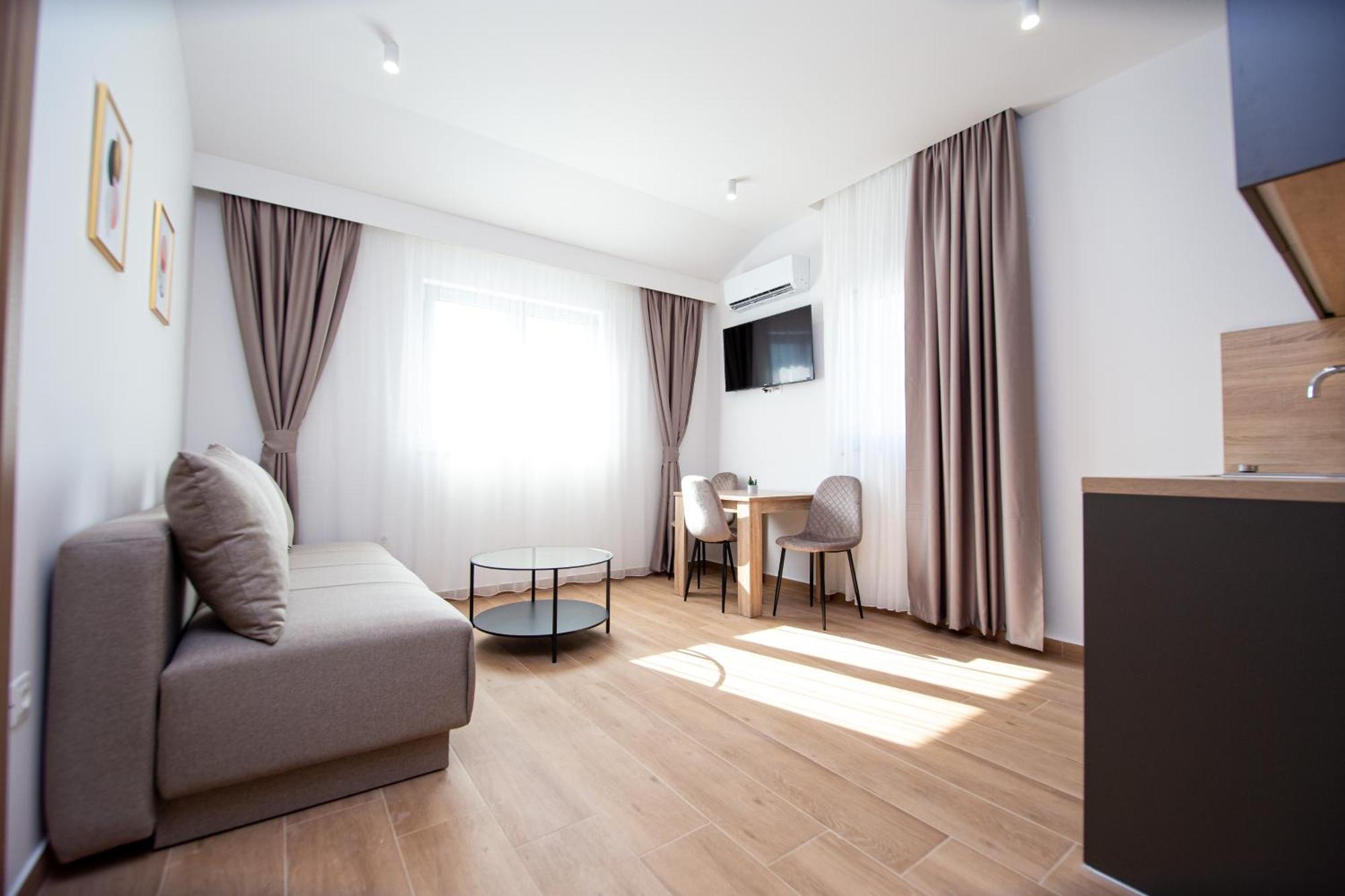 Apartments Sirena - Modern Stay With Free Parking บุดวา ภายนอก รูปภาพ