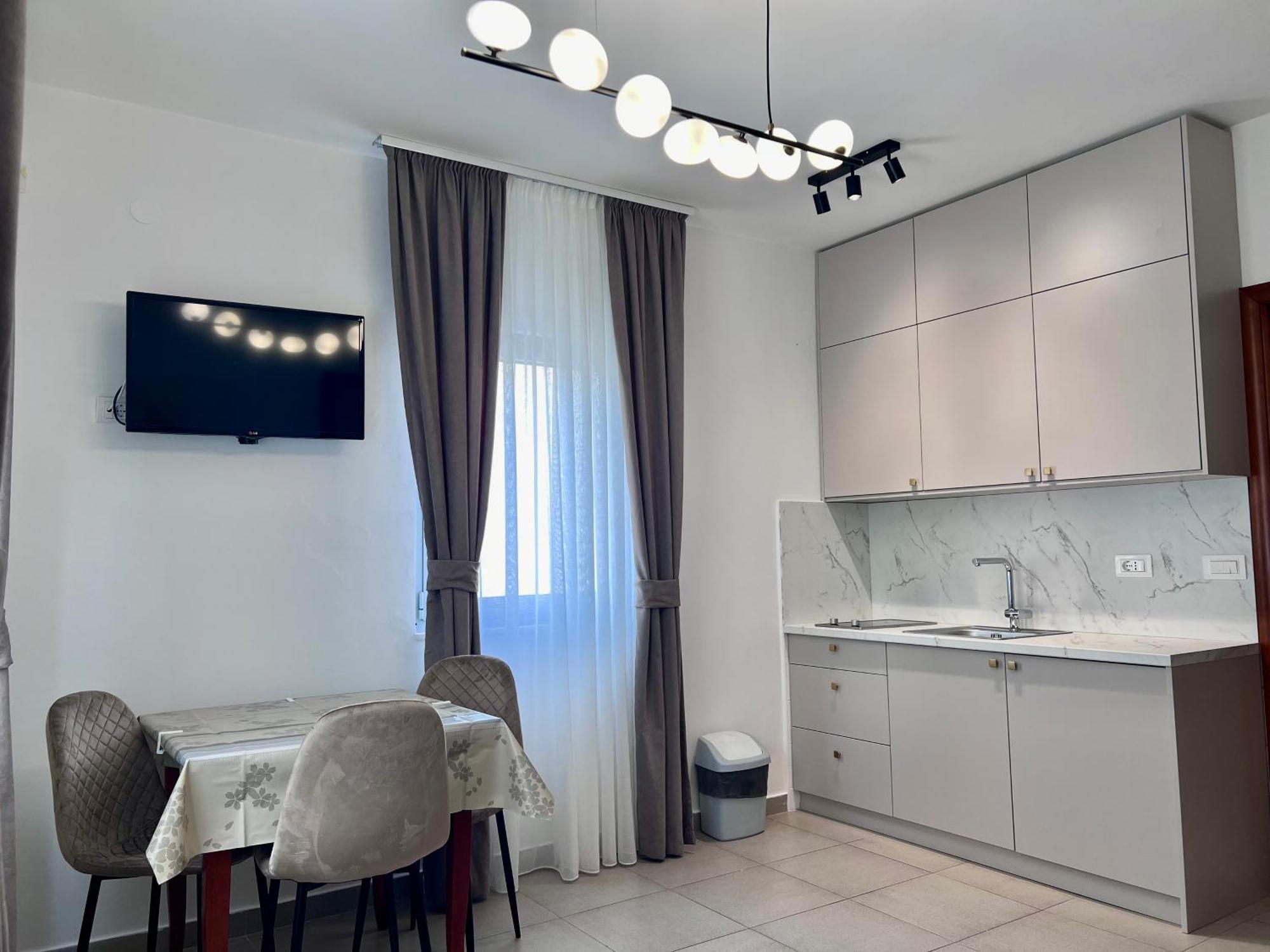 Apartments Sirena - Modern Stay With Free Parking บุดวา ภายนอก รูปภาพ